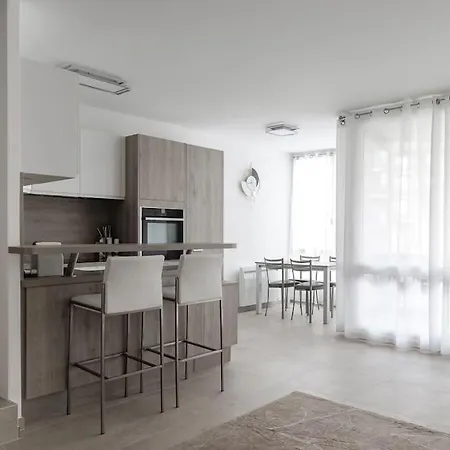 Duplex Luxueux 5 Etoiles Avec Terrasse * Deauville